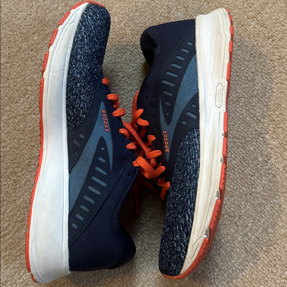 Brooks Size 6.5 womens sneakers tennis shoes Range 2 Neutral Cushion orange blue - Picture 5 of 14